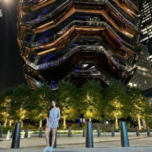 Meet your Posher, Daniela valentina